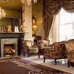Buswells Hotel