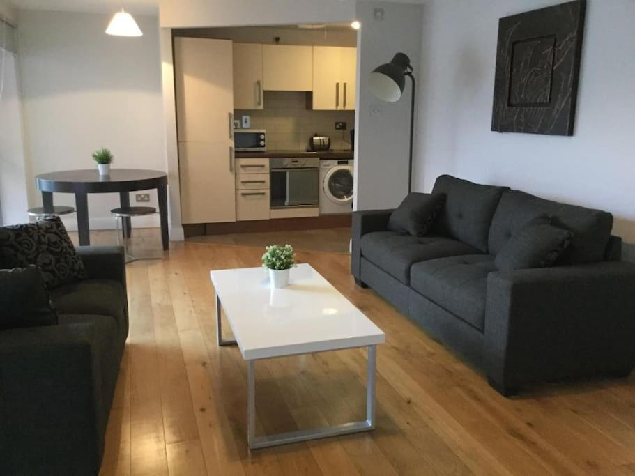 Smithfield Area 2 Bed 15 Min Walk To Temple Bar Apartment