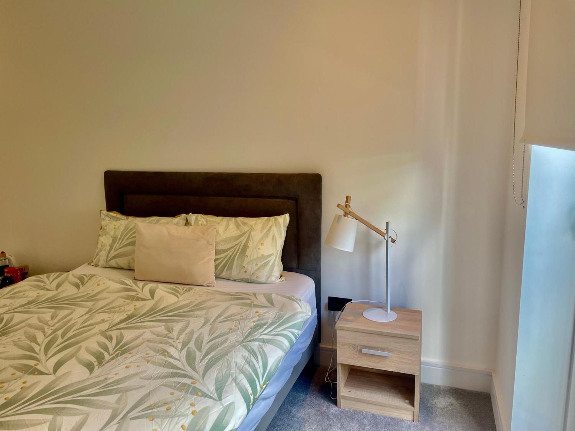 Modern Ensuite Double Bedroom Homestay