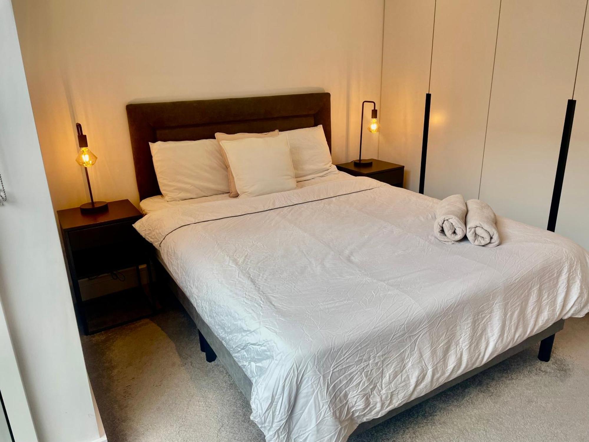 Modern Ensuite Double Bedroom Homestay *