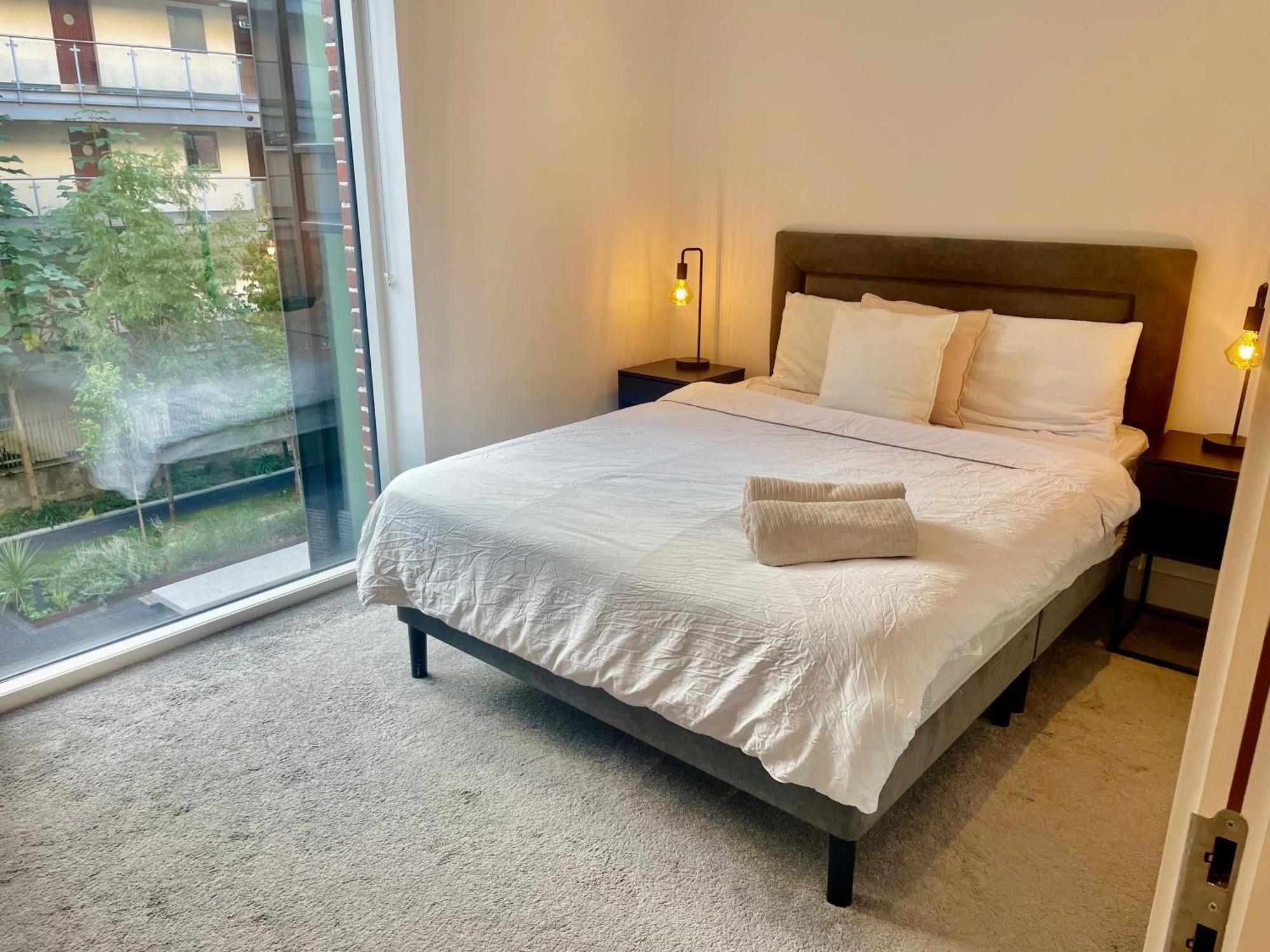 Homestay Modern Ensuite Double Bedroom