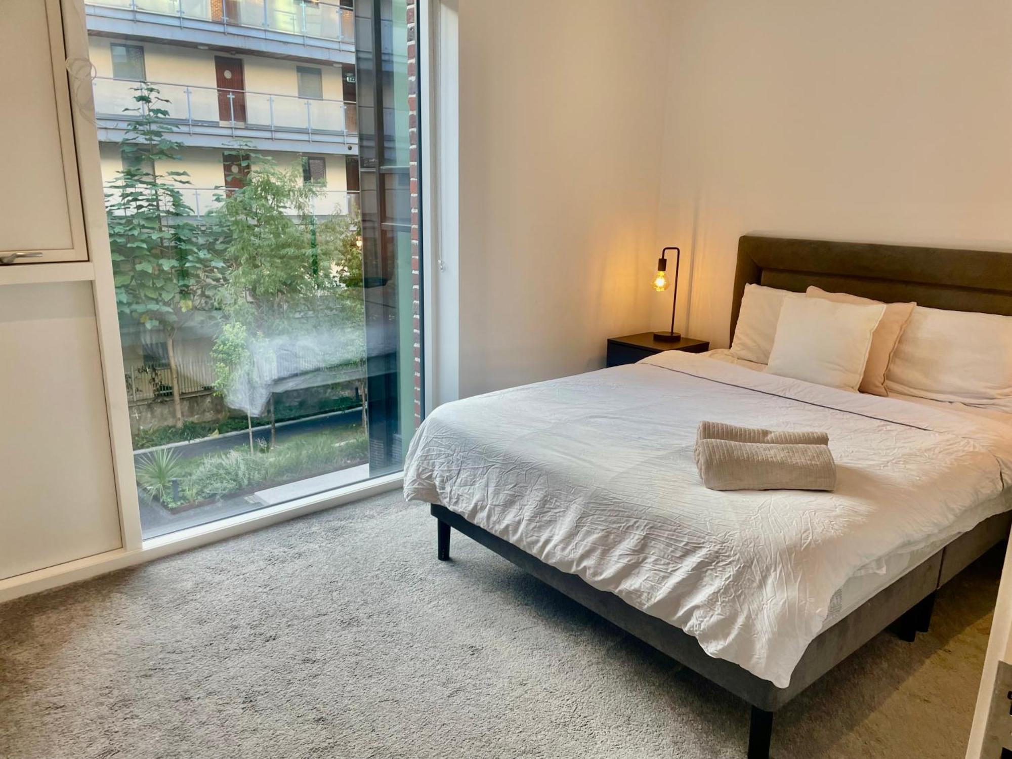 Modern Ensuite Double Bedroom * Dublin