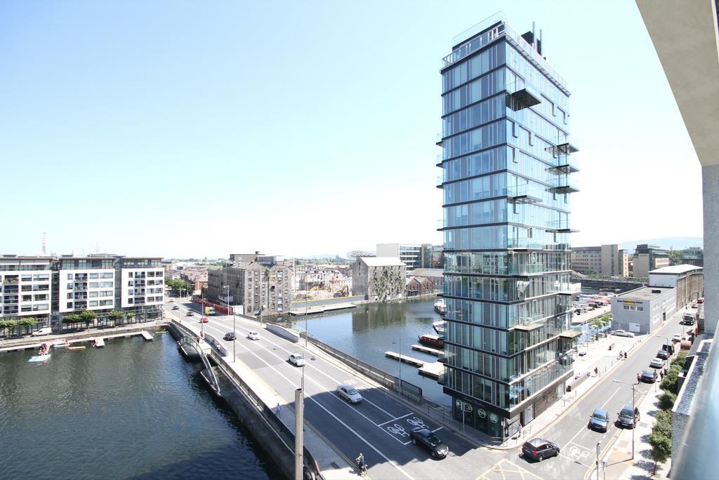 Magnificent Penthouse With Waterside Views Apartment