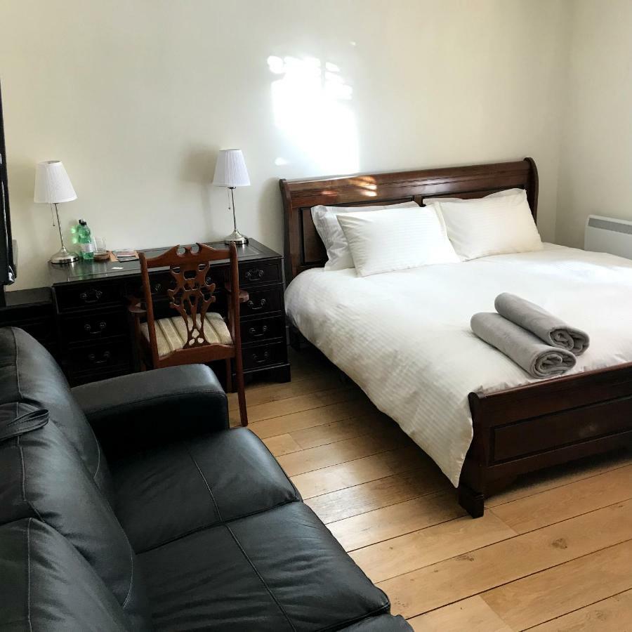 Apartment Violet