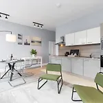 Dame Street - Irish Stay Group