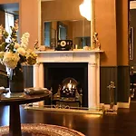 Barry\'S Hotel