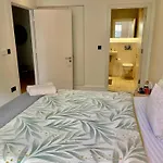 Modern Ensuite Double Bedroom