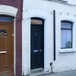 2 Bedroom House 12 Rutland