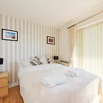 Gallery Quay Luxury Apartment