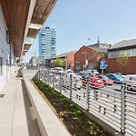 Gallery Quay Luxury Apartment