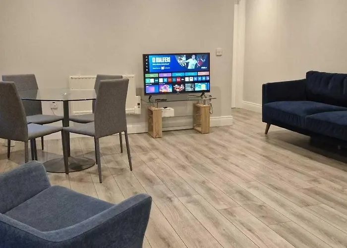 New Updated 2Bd In Prime Central Spot At Docklands