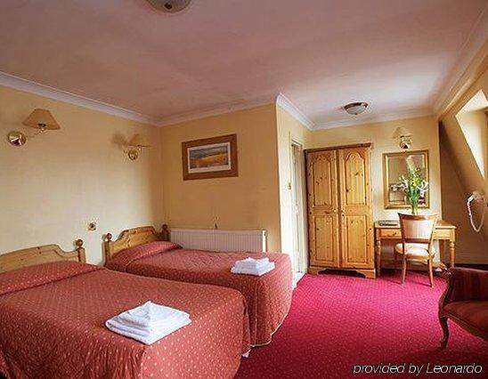 Lynams Hotel 2*