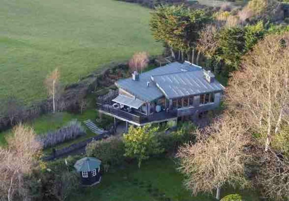 Beautiful Garden With Private Patio And Garden View Apartment *