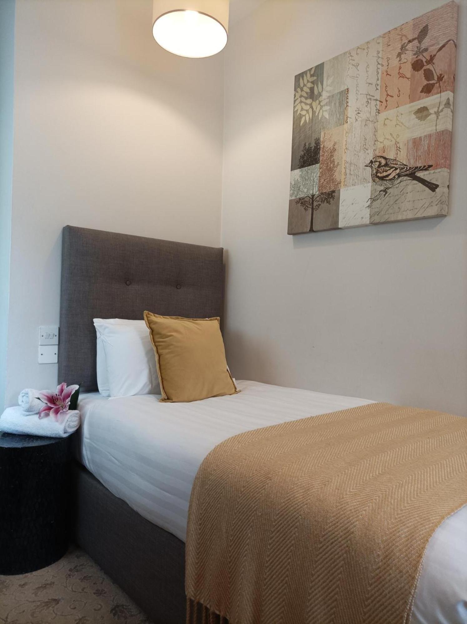 Tom Dick And Harriet's 3* Dublin