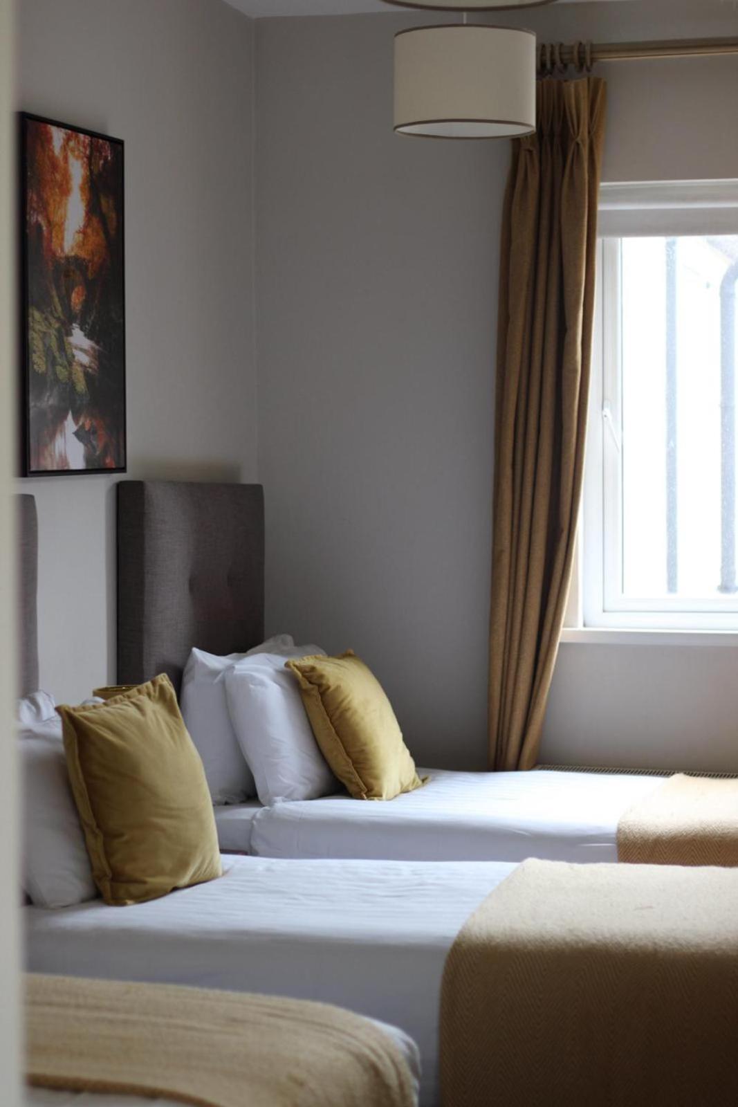 Guest house Tom Dick And Harriet's 3*