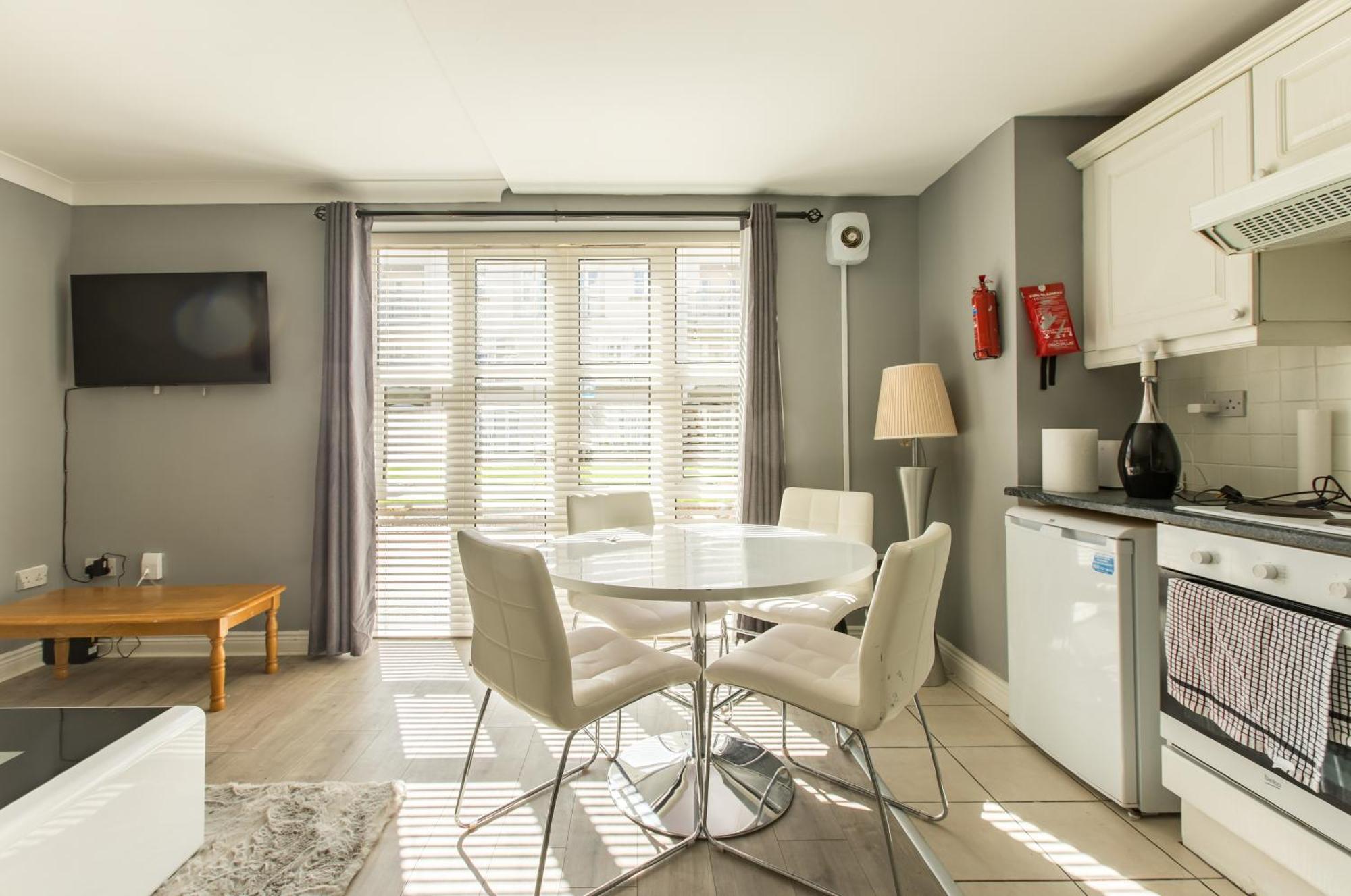 Modern Elegant With Parking Apartment Dublin