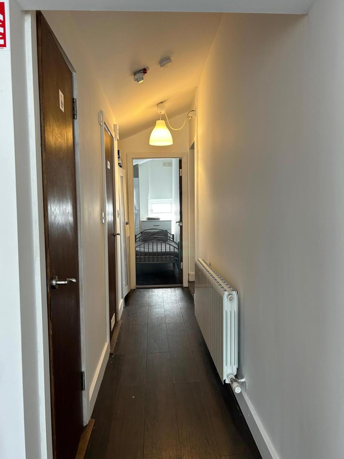 Hostel Sarsfields Communities