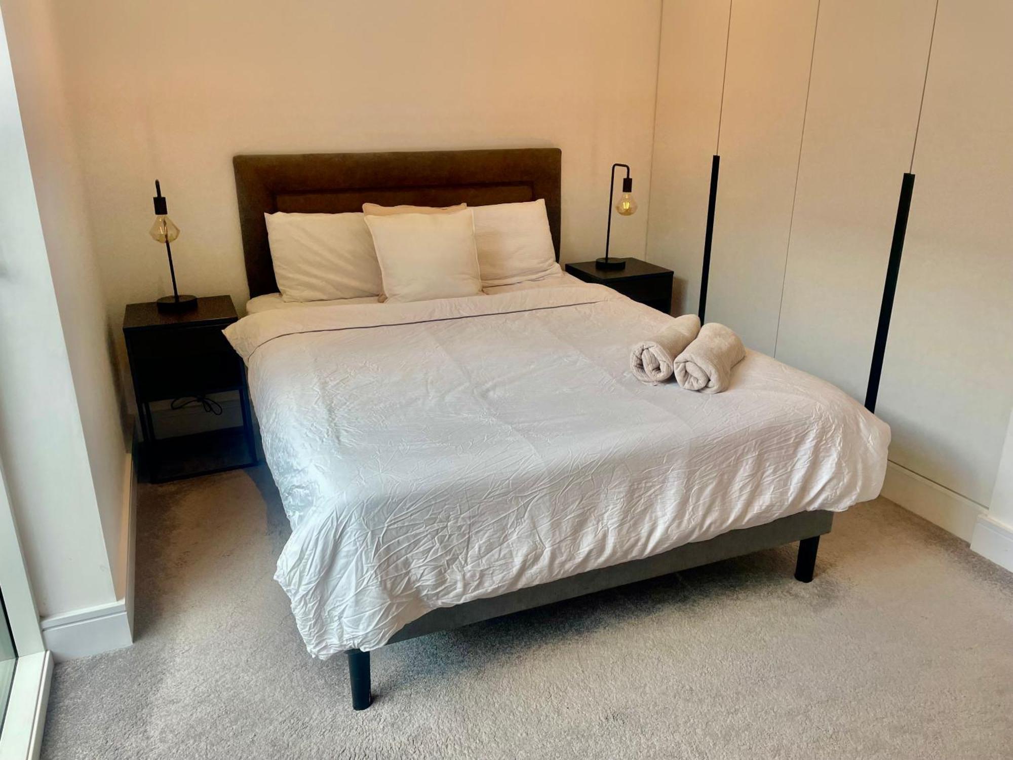 Homestay Modern Ensuite Double Bedroom