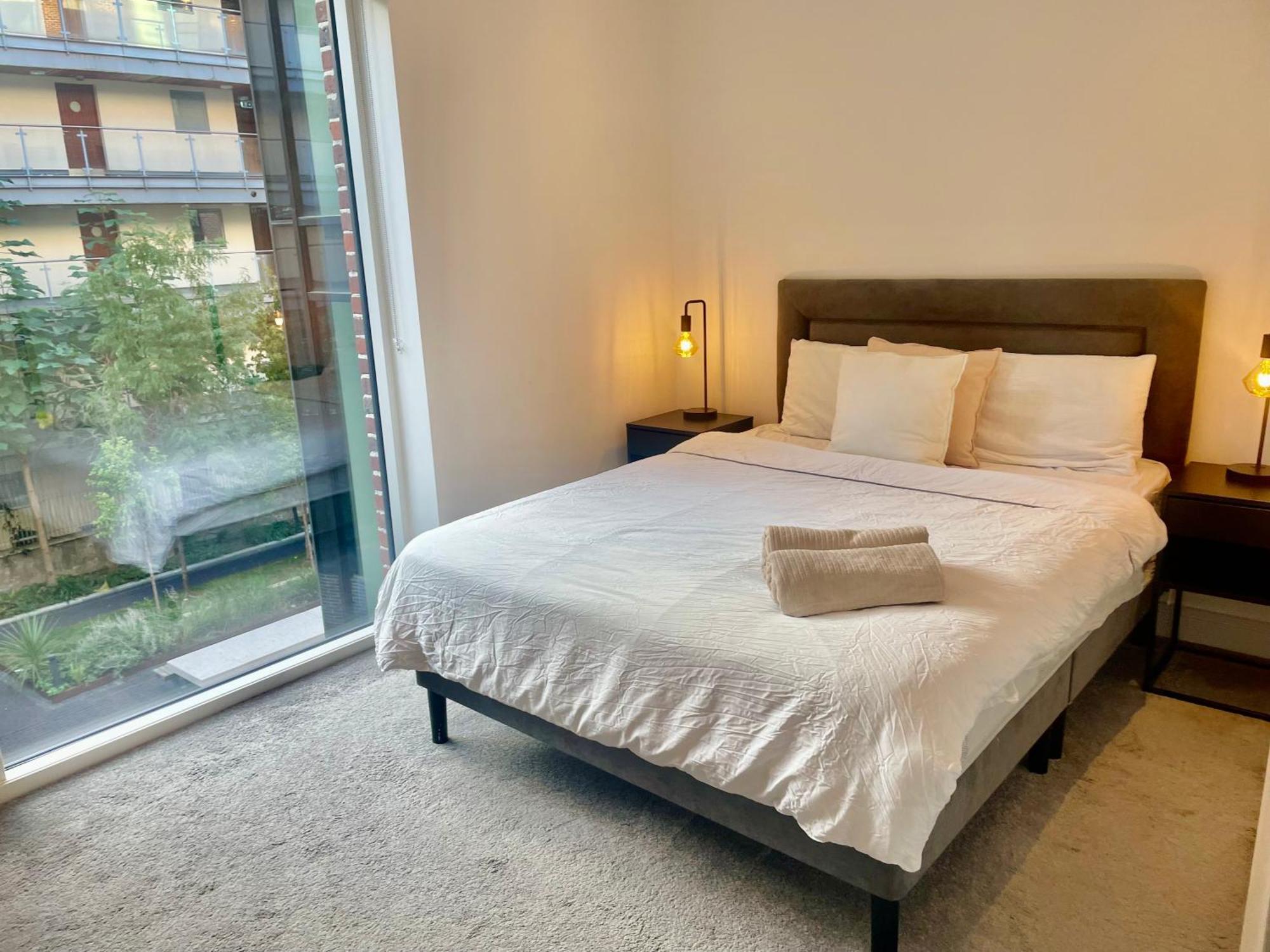 Modern Ensuite Double Bedroom