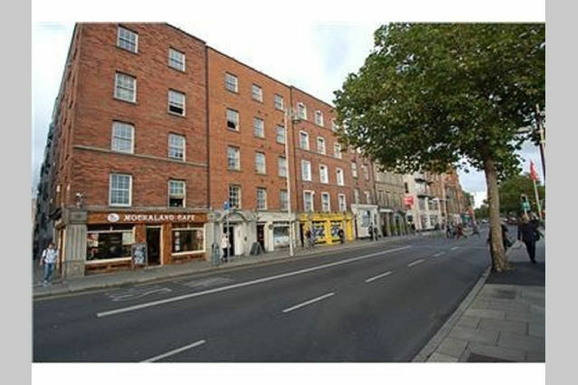 3 Bed Near Temple Bar Apartment *