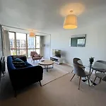 Stunning Modern Apartment In The Gasworks