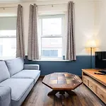 Homely 1 Bedroom Apartment In Smithfield, Dublin