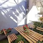 Central Apartment Private Patio Reliable Fast Wifi