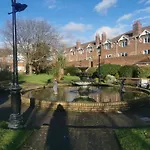 Single Room In Charming Apartment With The Terrace And The Cat In Sandymount