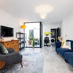 Stunning 2 Bed, 2 Bath House Near National Stadium, Dublin