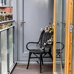 Stunning 1 Bedroom Appartment In Grand Cannal