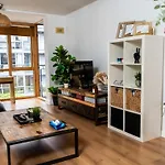 Stunning 1 Bedroom Appartment In Grand Cannal