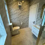 Nice Double Room At 2 Iveragh Rd-8