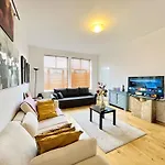 Cosy River View Flat At Temple Bar