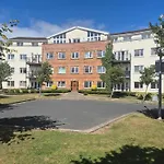 Comfortable Room Beside Luas Line 1