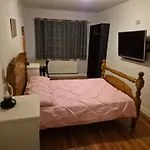 Comfortable Room Beside Luas Line 1