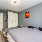 Cosy 2-Bedroom Apartment Near Airport