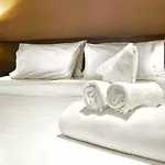 Charles St Serviced Accommodation