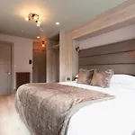 Clarendon Suites