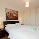 Spacious Dual-Aspect 2 Bedroom Apartment