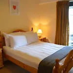 Metrostays - Riverside Apartment