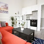 Short Let Direct - Amiens Street D1