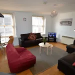 Metrostays - Stephen\'S Green 7-1