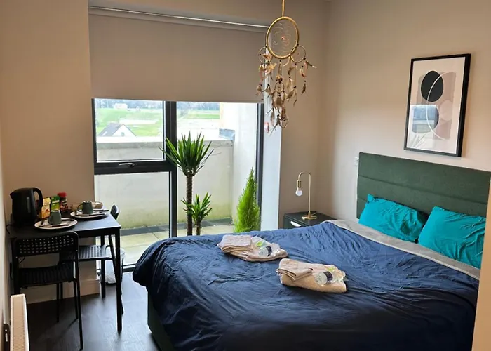 Private Ensuite Room