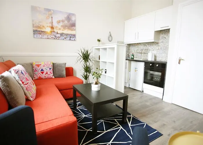 Short Let Direct - Amiens Street D1
