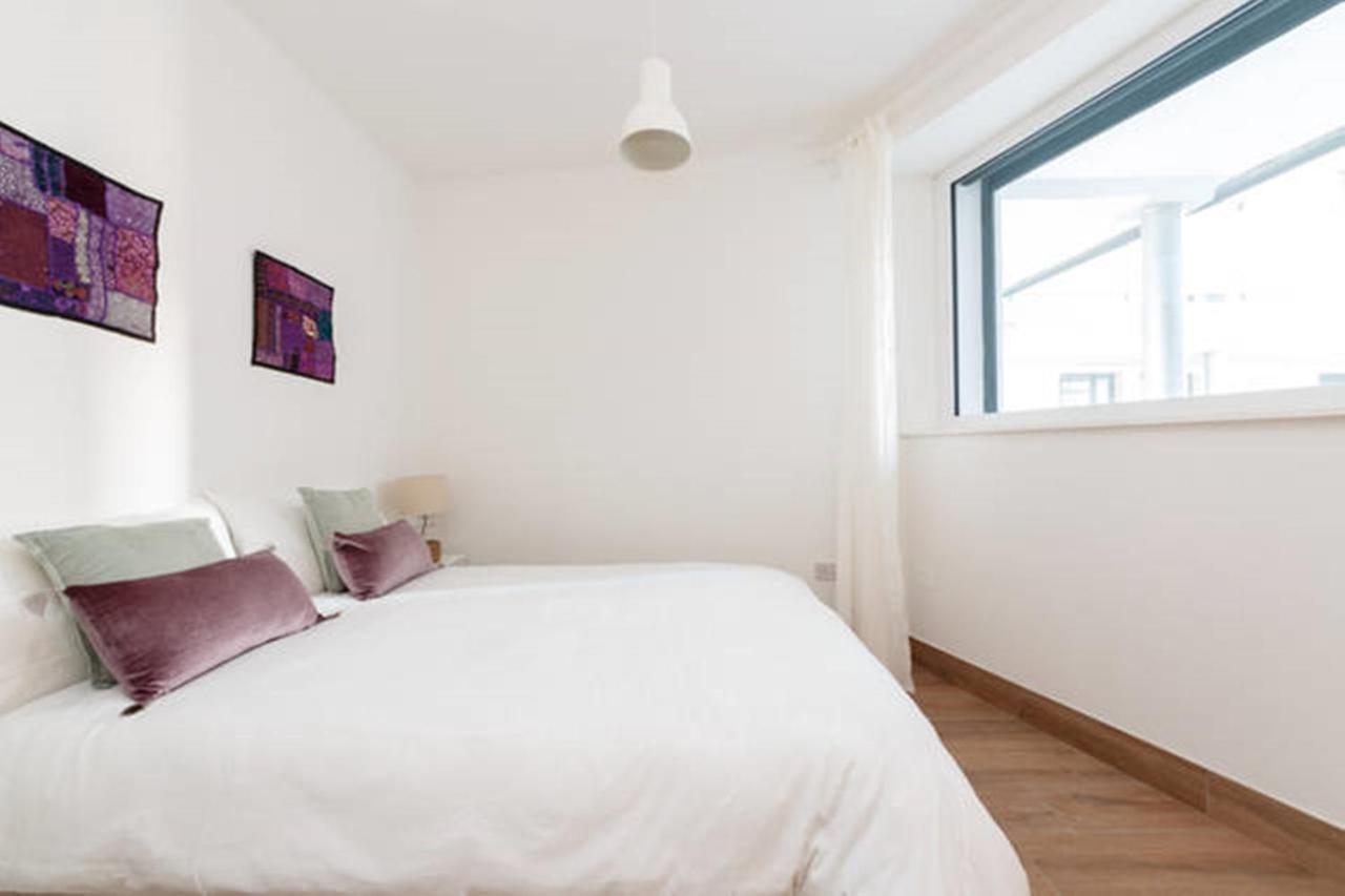 Stylish Soundproof Temple Bar Square Apartment