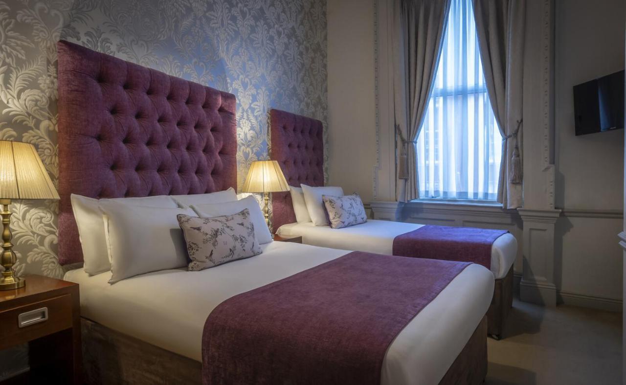 Barry's Hotel