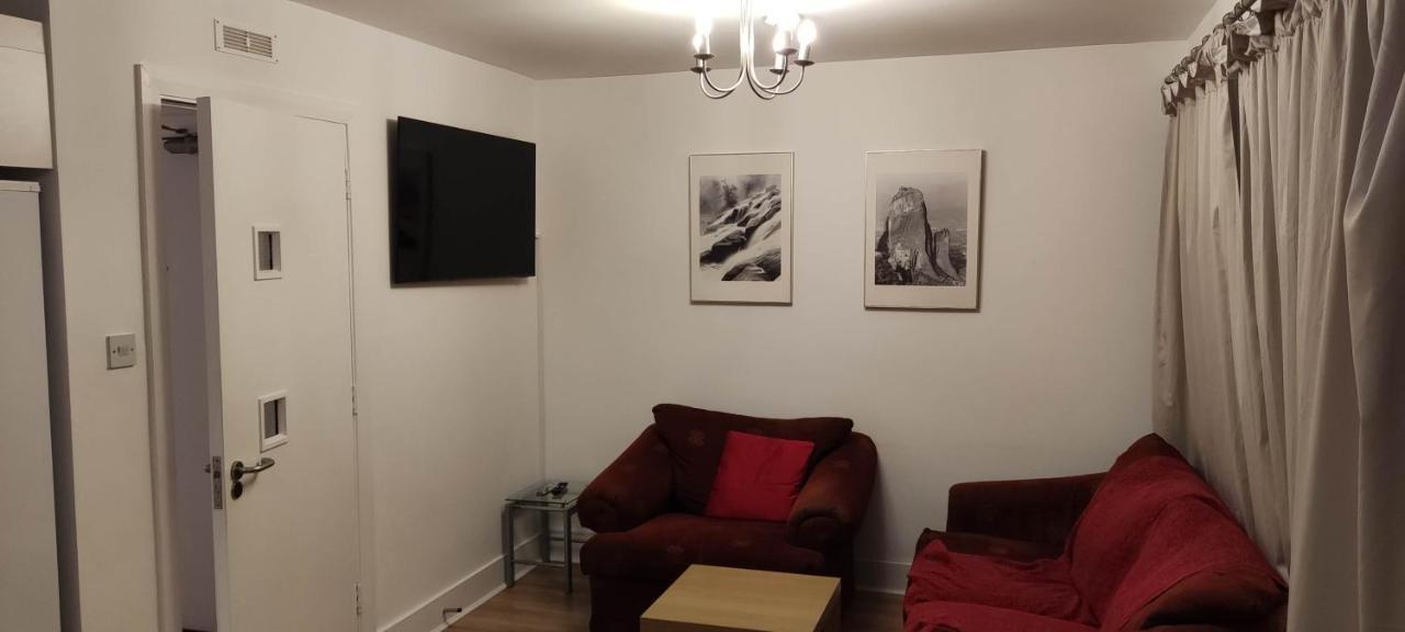 Apartment Double Bedroom In Santry Near Airport *