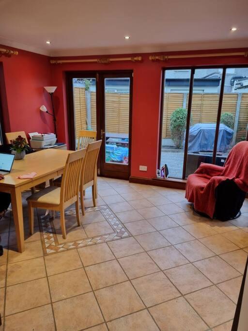 Holiday home Entire House With Parking, Centrally Located & Close To Aviva Stadium