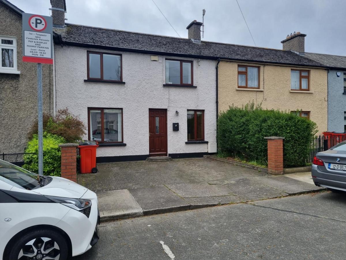 Holiday home Entire House With Parking, Centrally Located & Close To Aviva Stadium Dublin
