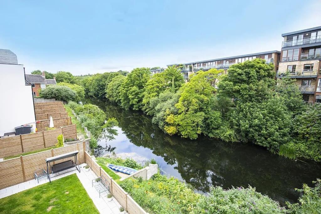 Serene Riverside - Hidden Gem In *